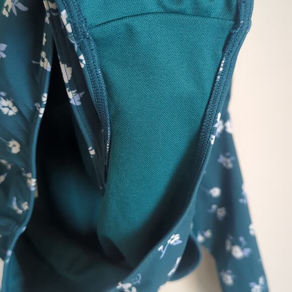 NWT Hollister Swimsuit Floral Print With Tie Back Women's Size Large - Picture 7 of 11